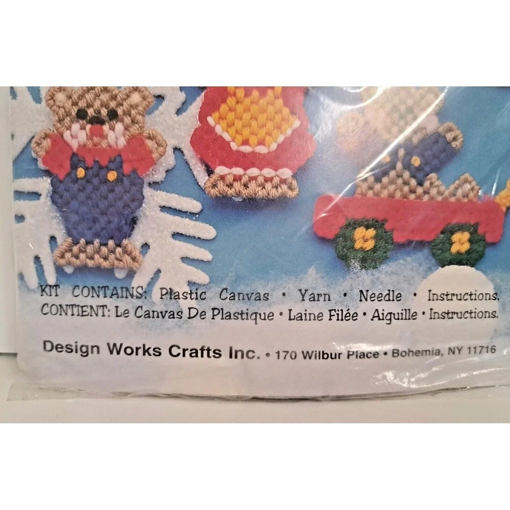 Design Works Crafts Plastic Canvas Ornament Kit 1218 Teddy Bears Christmas 8pc